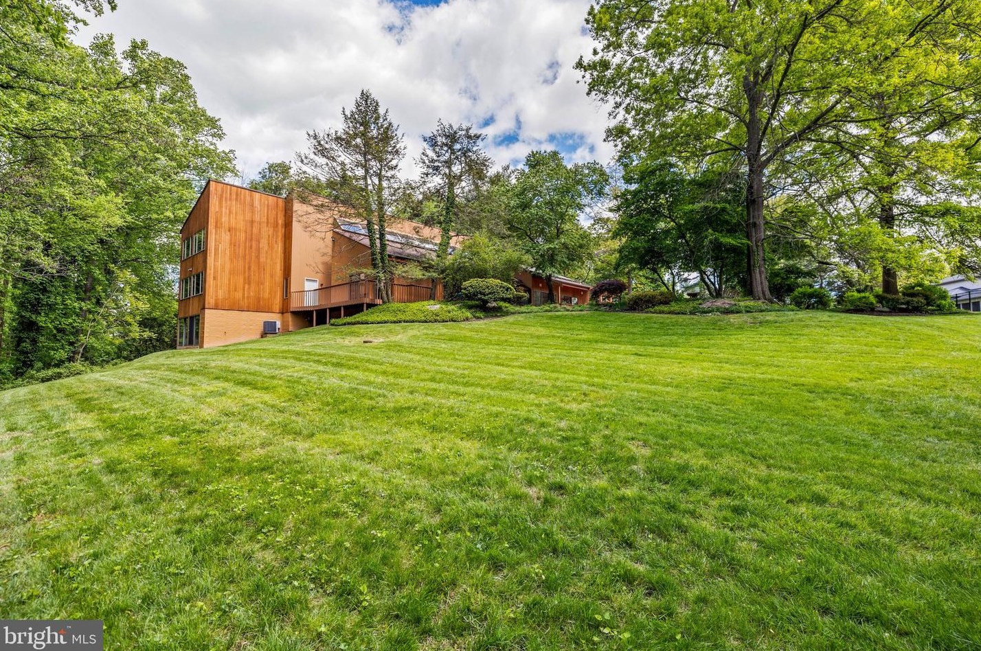 8570 Leisure Hill Dr, Baltimore MD  21208-1740 exterior