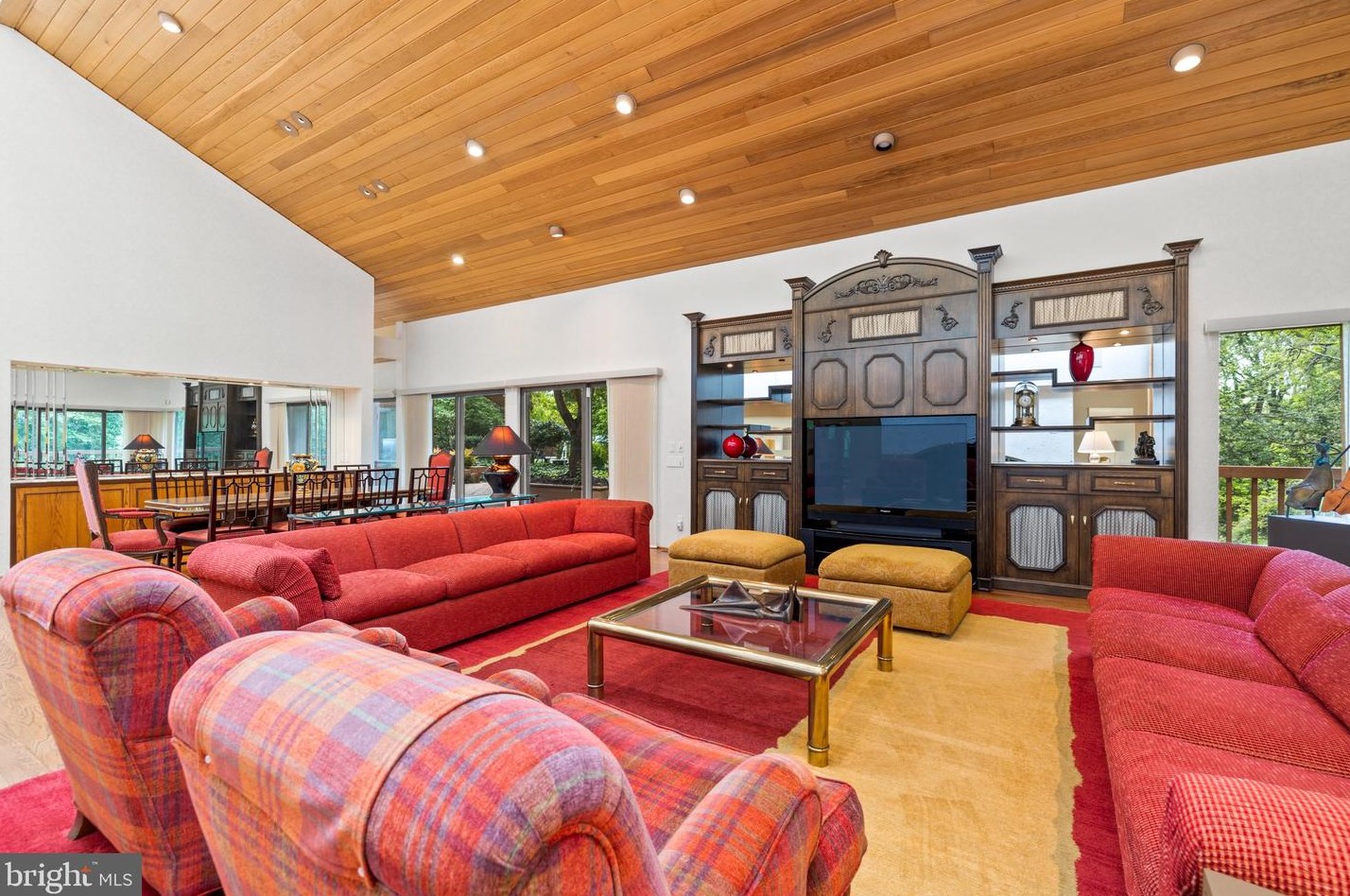 8570 Leisure Hill Dr, Baltimore MD  21208-1740 exterior