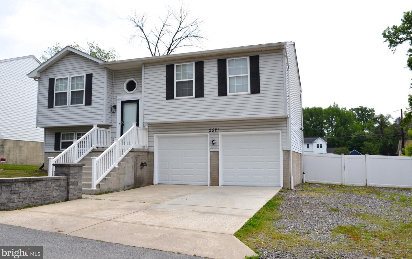 2521 School House Ln, Baltimore, MD 21219-1704