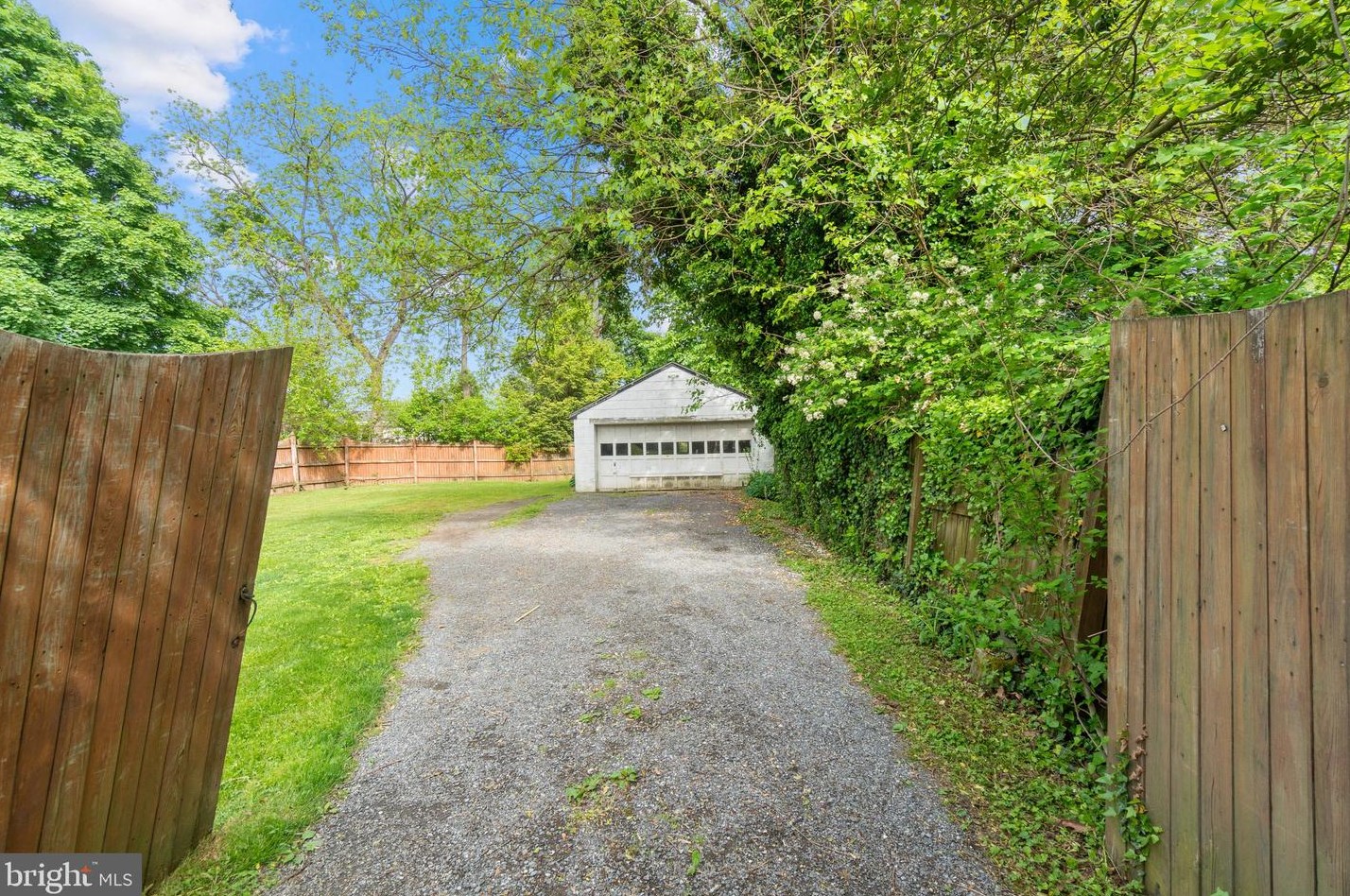 314 Harlem Ave, Baltimore MD  21228-1406 exterior