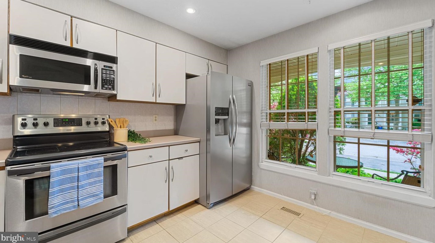 2011 Masters Dr, Baltimore MD  21209-1746 exterior