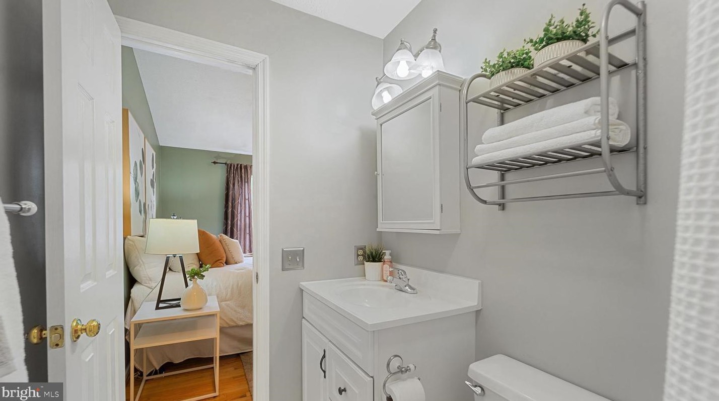 2011 Masters Dr, Baltimore MD  21209-1746 exterior