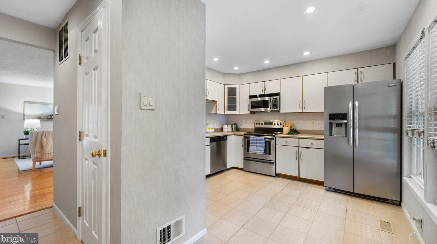 2011 Masters Dr, Baltimore MD  21209-1746 exterior