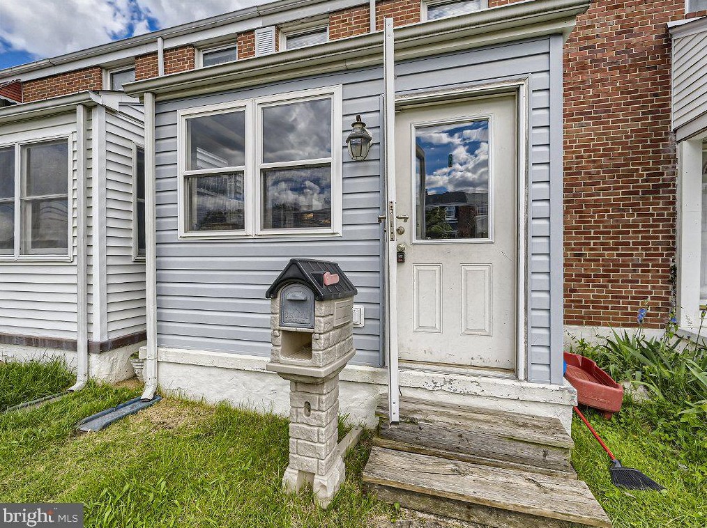 1909 Holborn Rd, Baltimore, MD 21222-4606