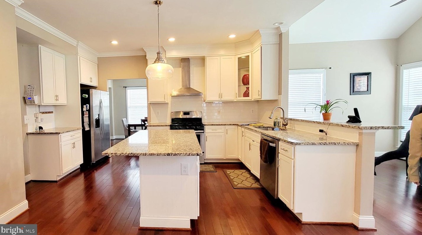 7602 Cedar Pond Ln, Baltimore, MD 21237-3743