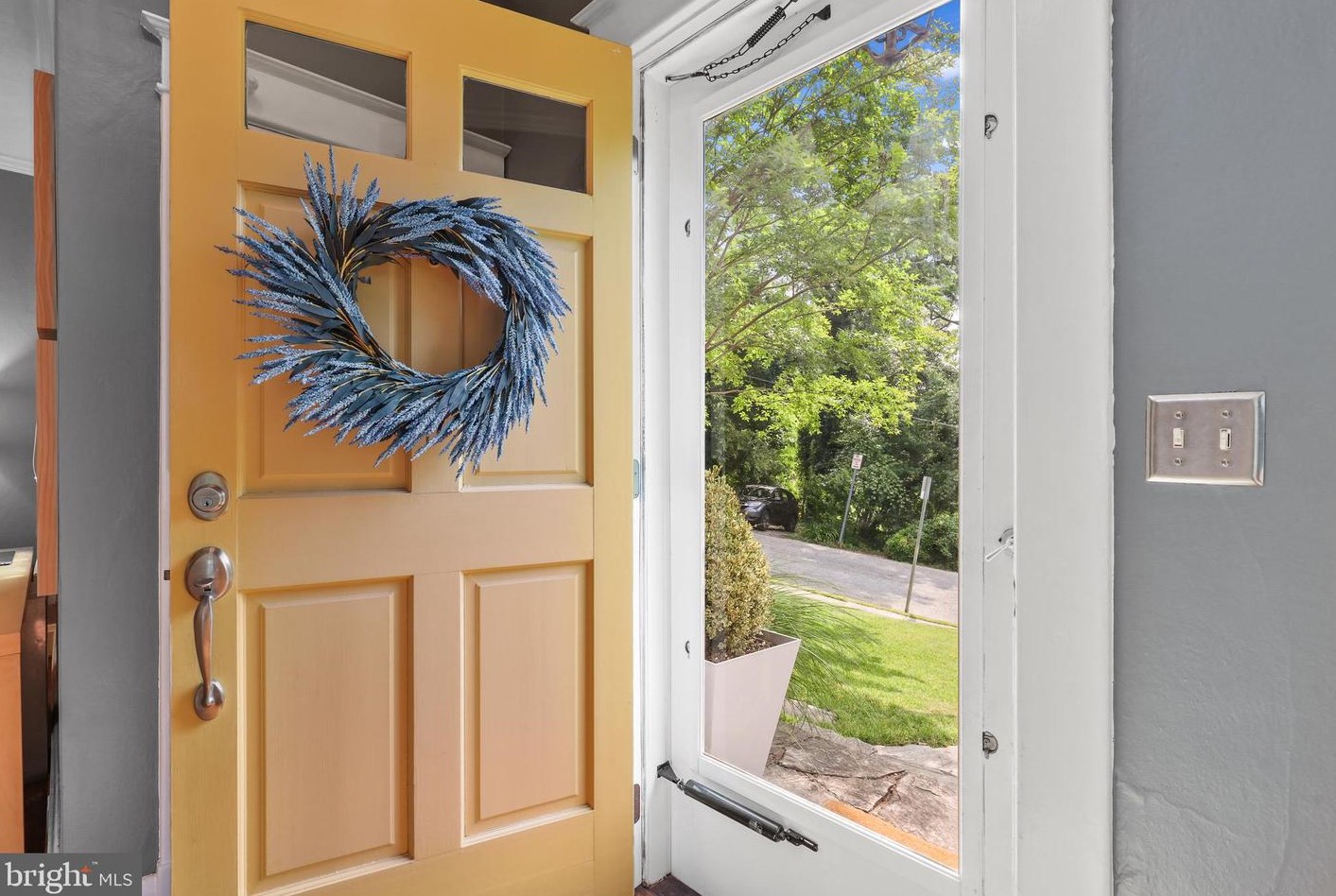 15 Hilltop Rd, Baltimore MD  21228-5520 exterior