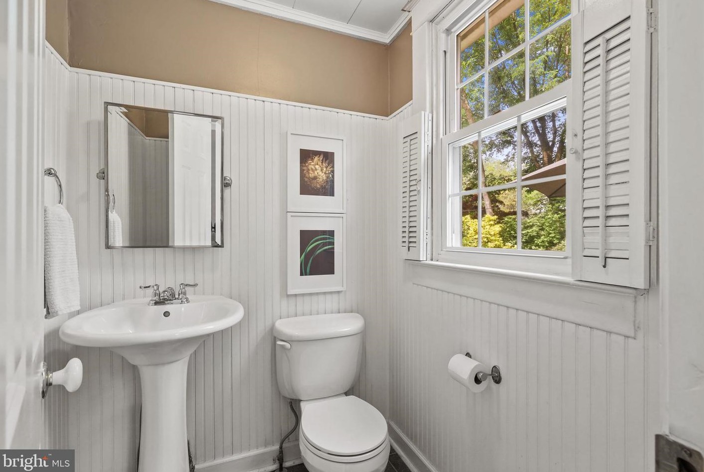 15 Hilltop Rd, Baltimore MD  21228-5520 exterior