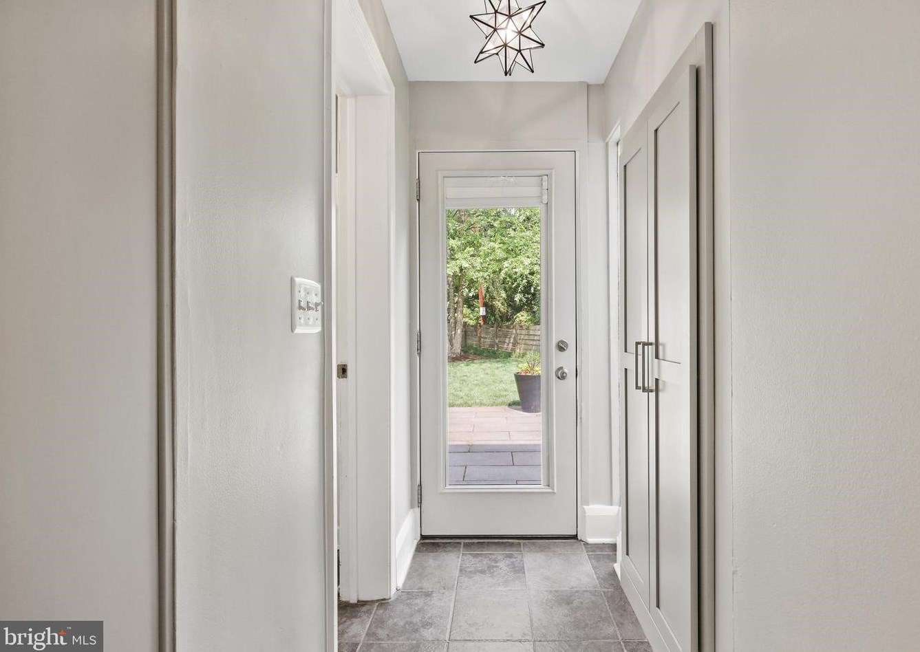 15 Hilltop Rd, Baltimore MD  21228-5520 exterior