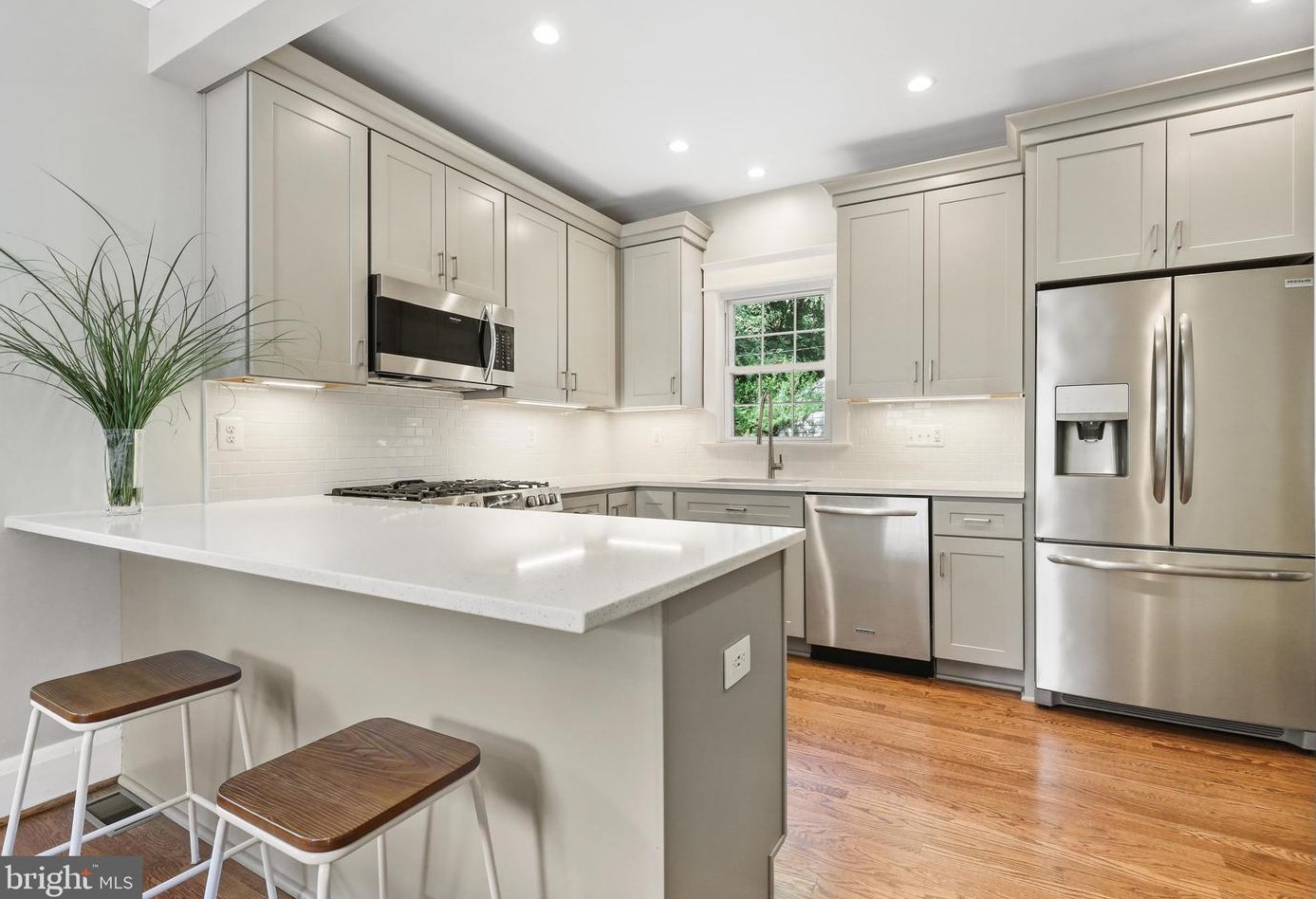 15 Hilltop Rd, Baltimore MD  21228-5520 exterior