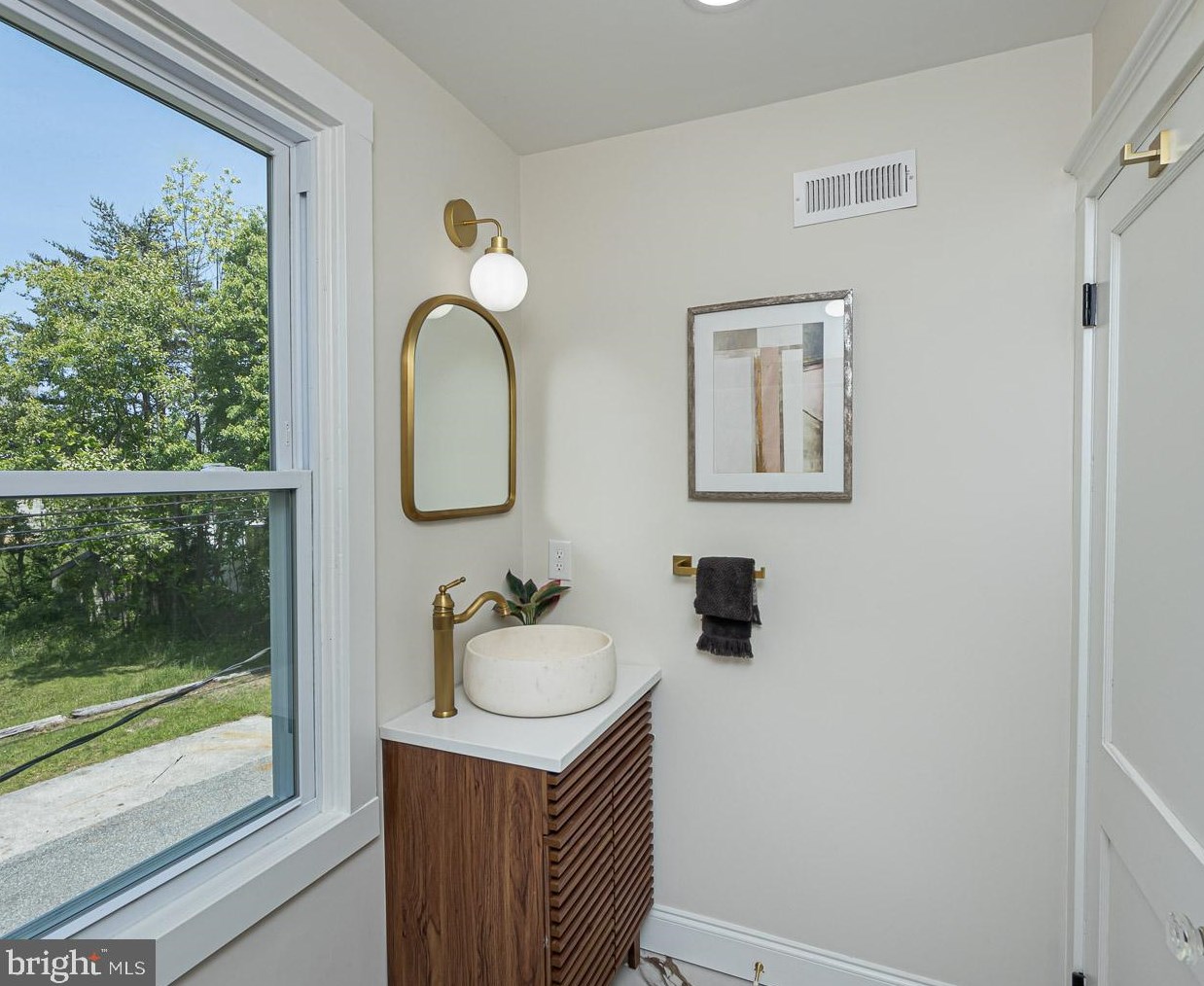 5607 Piedmont Ave, Baltimore MD  21207-6160 exterior