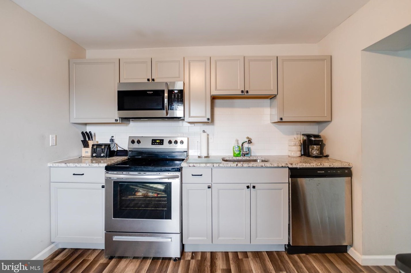 33 Hydroplane Dr, Baltimore MD  21220-4523 exterior