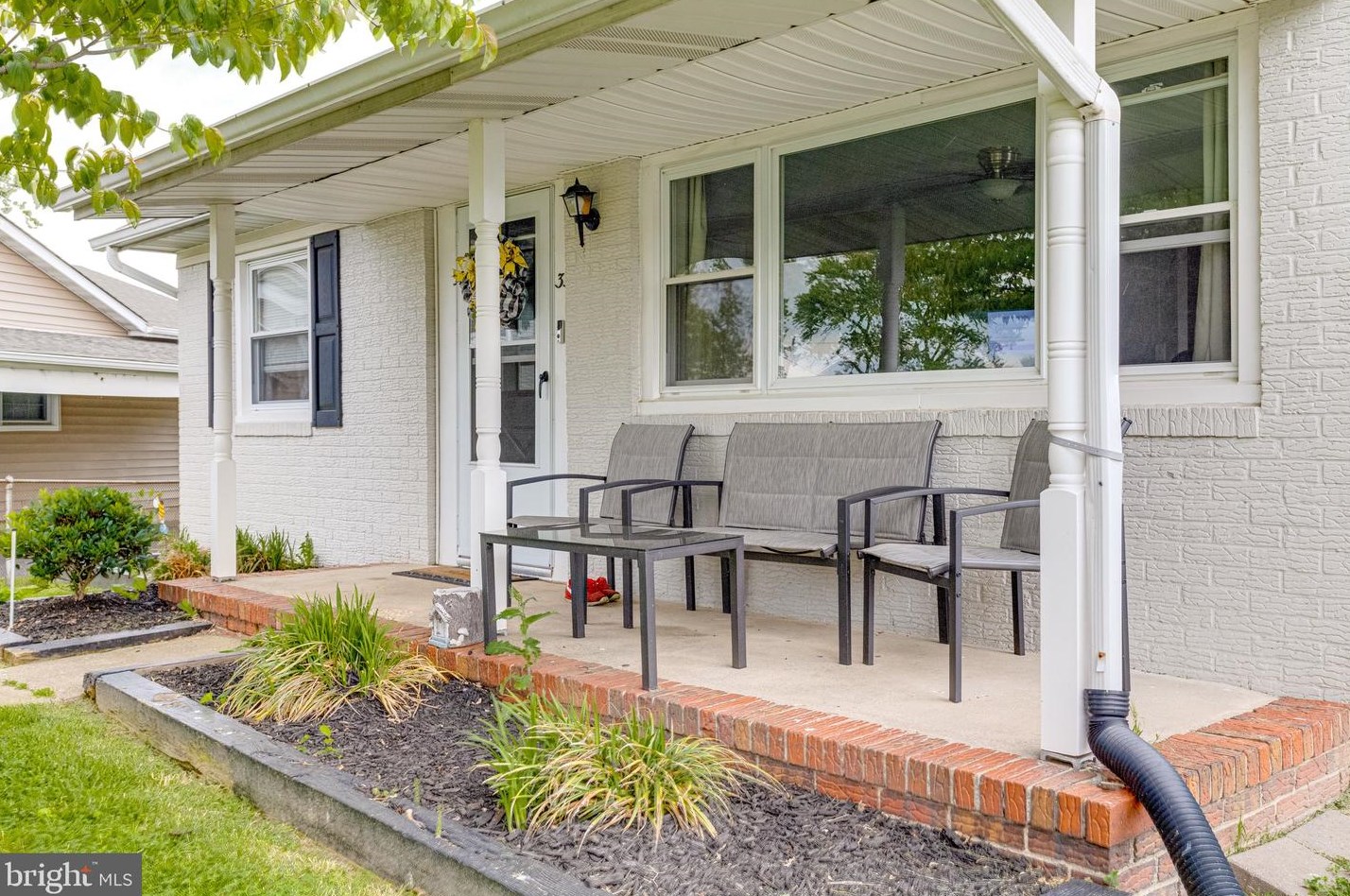 33 Hydroplane Dr, Baltimore MD  21220-4523 exterior