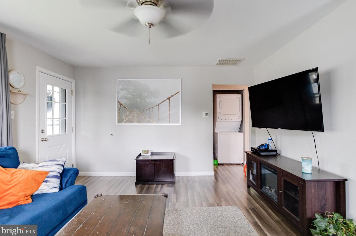 33 Hydroplane Dr, Baltimore MD  21220-4523 exterior
