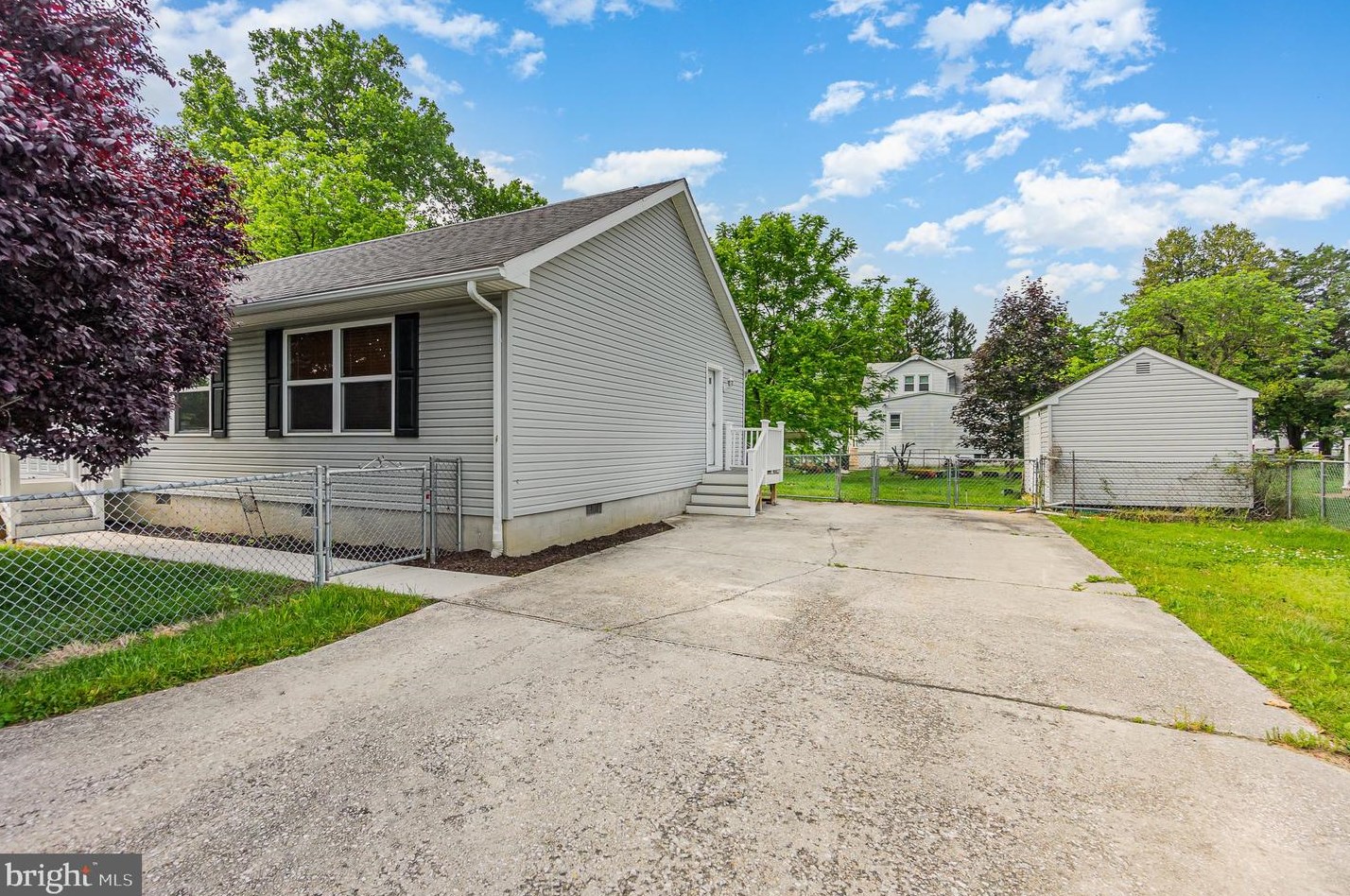303 Severn Ave, Baltimore, MD 21237-3227