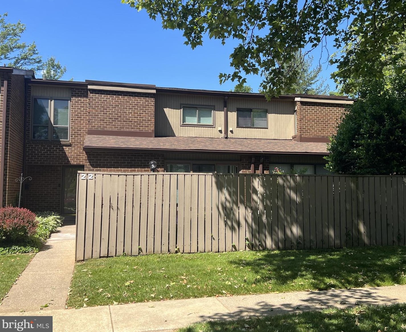 22 Fencepost Ct, Baltimore, MD 21208-1326