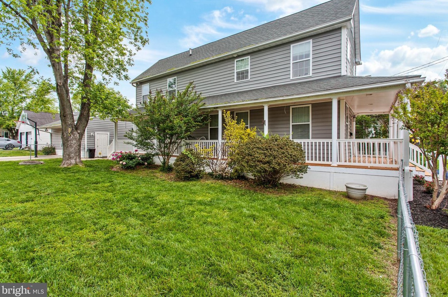 100 4th Ave, Baltimore MD  21227-3156 exterior