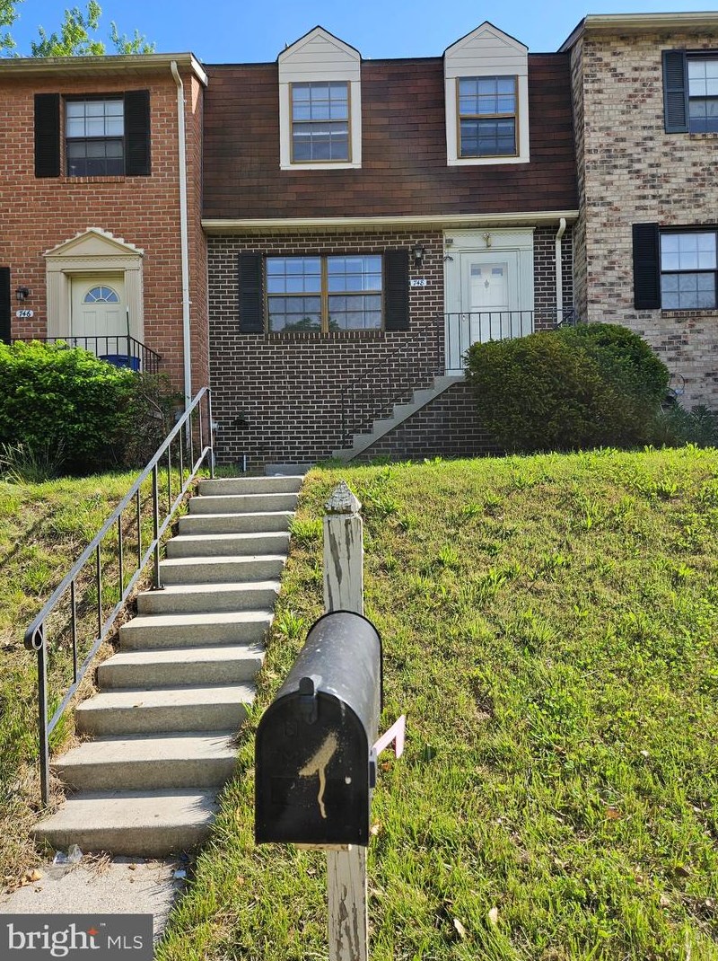 748 Wilton Farm Dr, Baltimore, MD 21228