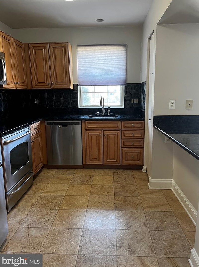 14 Campton Ct, Baltimore, MD 21236