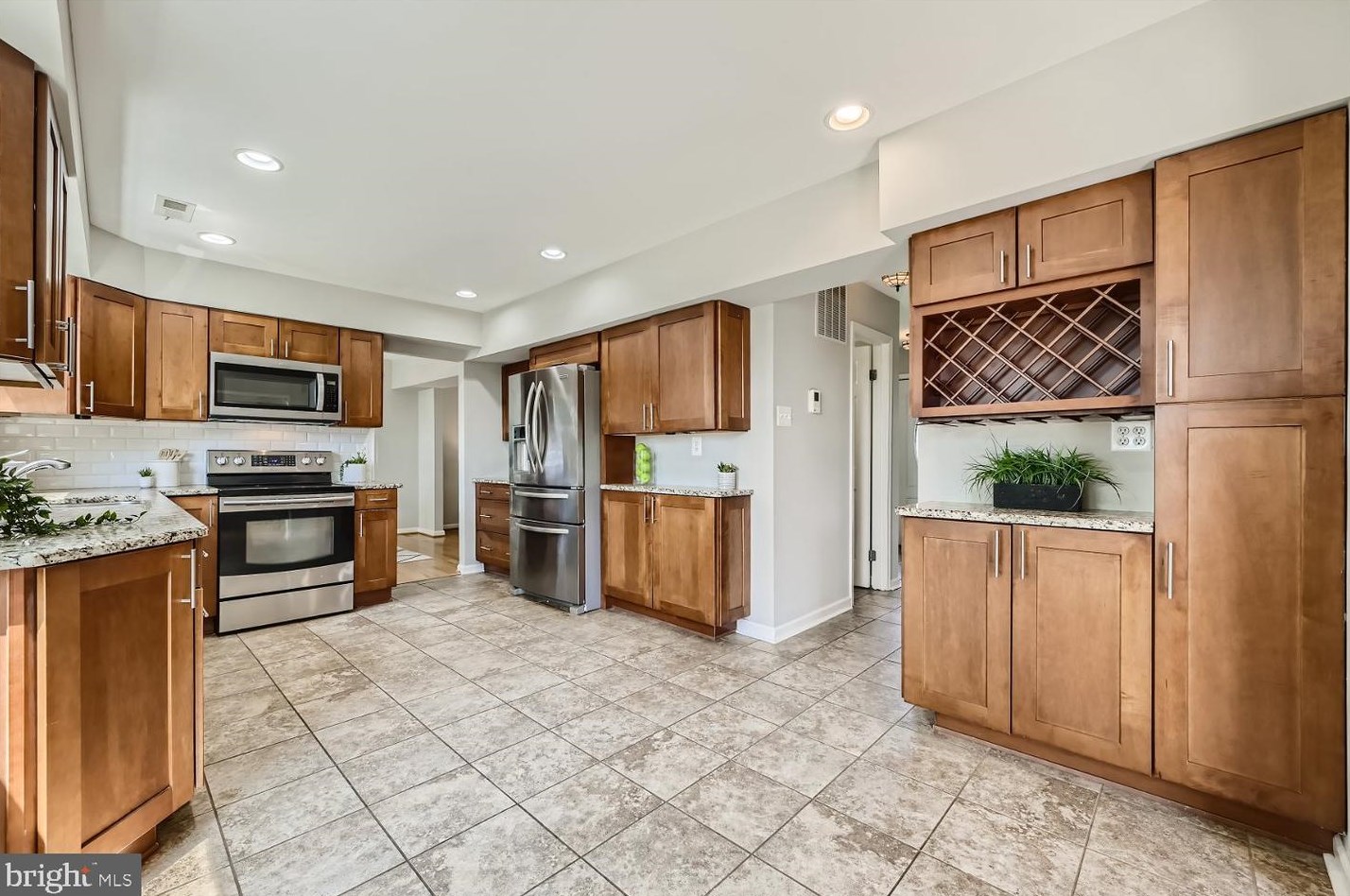 2012 Putnam Rd, Baltimore MD  21227-4100 exterior