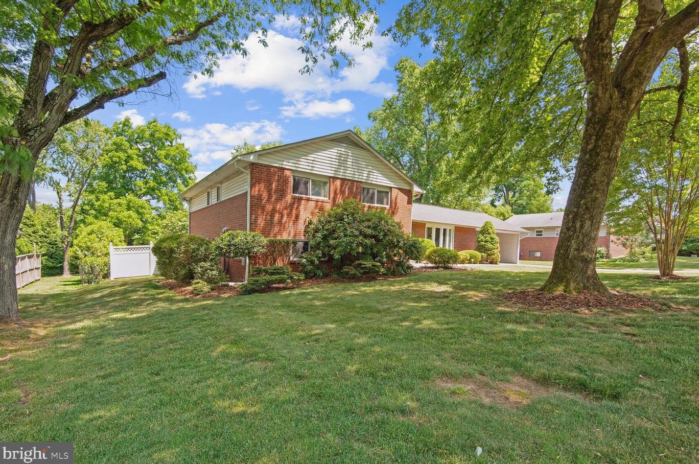 3305 Garrison Farms Rd, Baltimore, MD 21208-1849