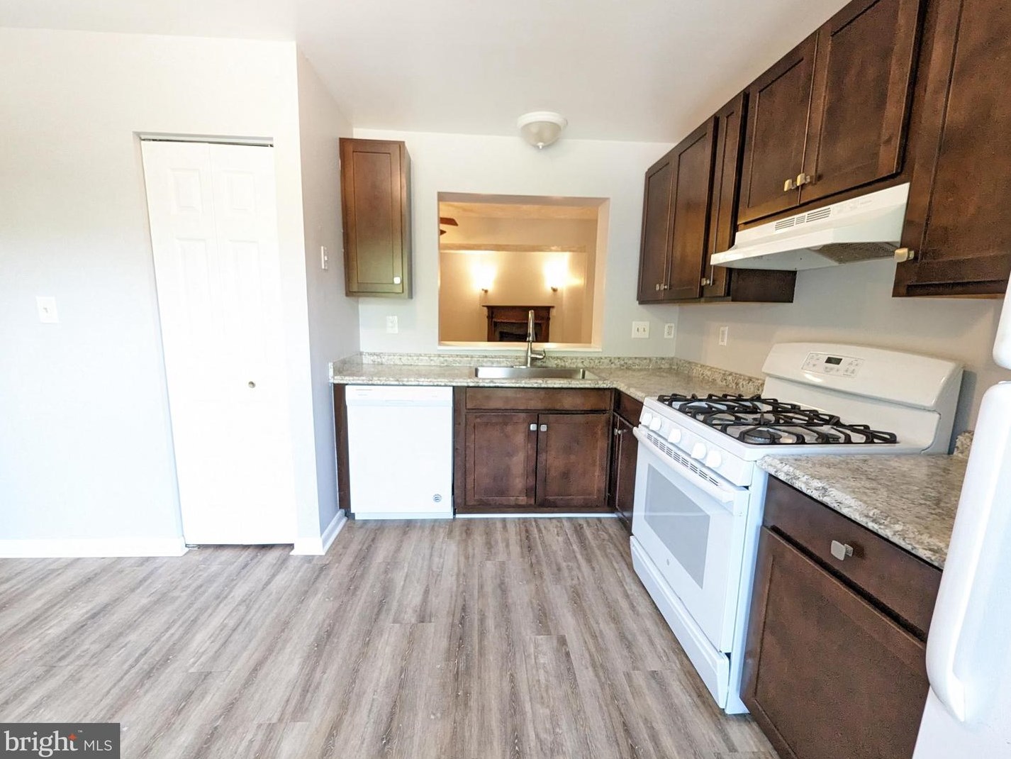 6912 Myersview Dr, Baltimore MD  21220-1370 exterior
