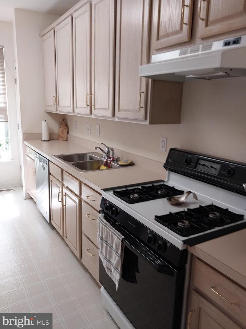 5807 Ivy League Dr, Baltimore MD  21228-5375 exterior