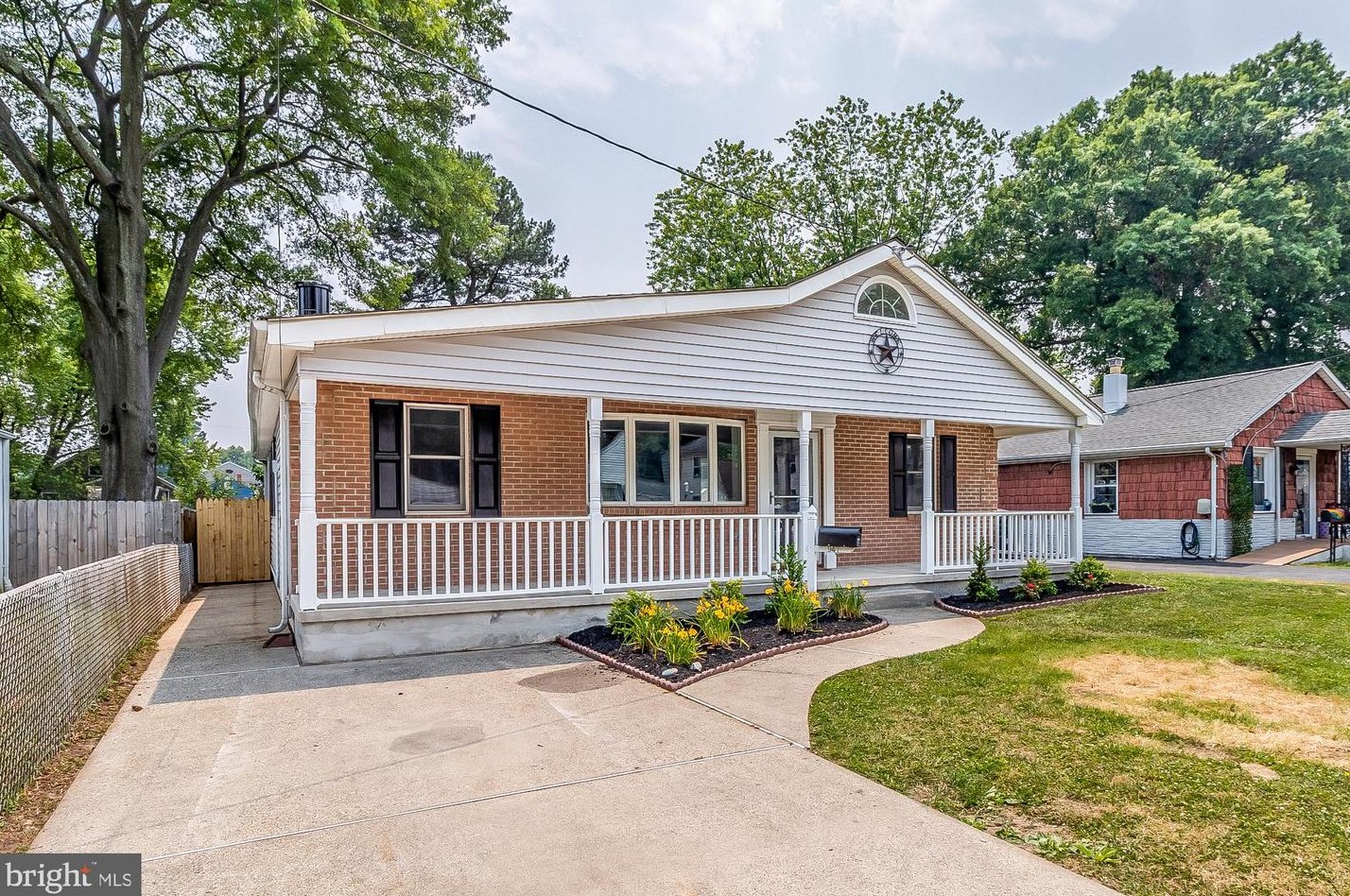 947 Barron Ave, Baltimore, MD 21221-5202