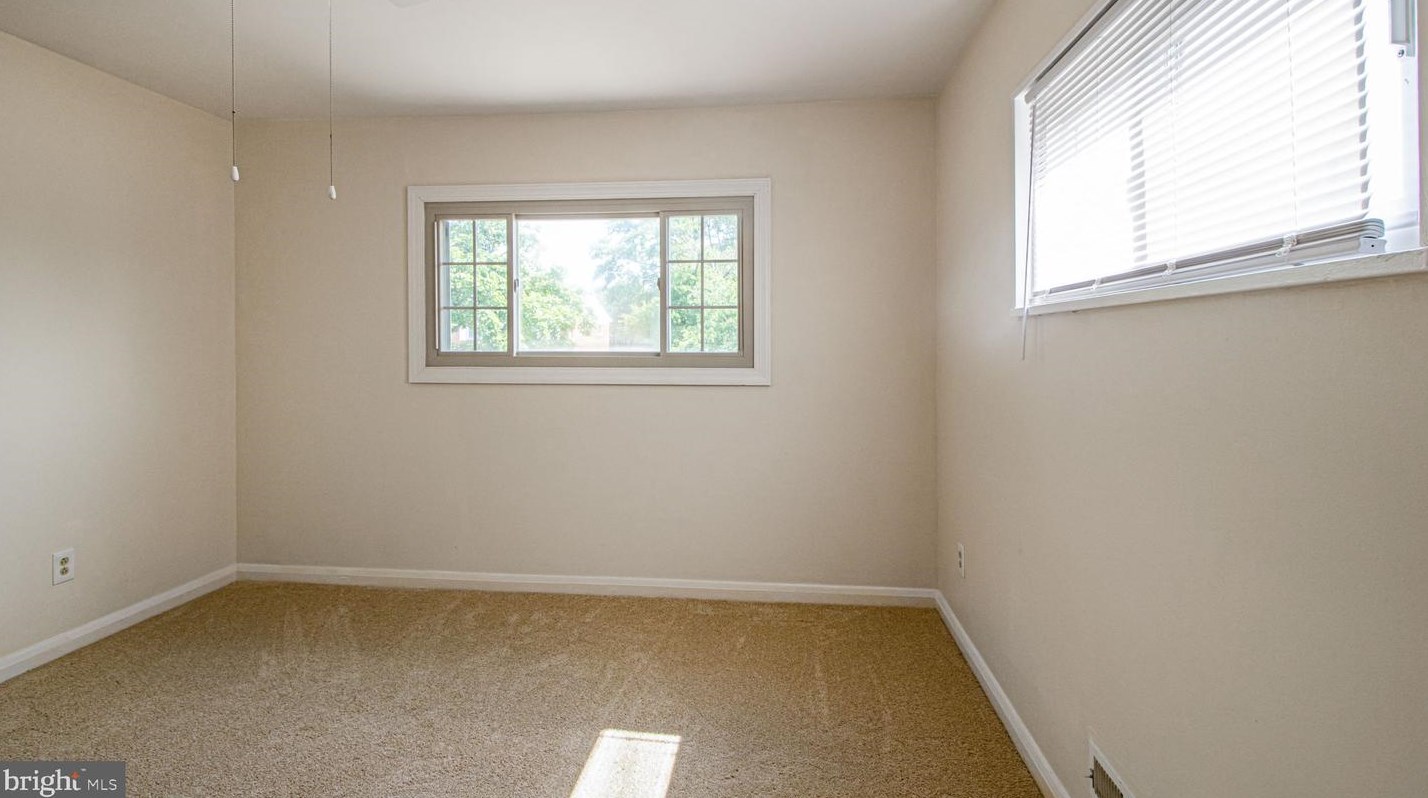 910 Prestwood Rd, Baltimore MD  21228-1223 exterior