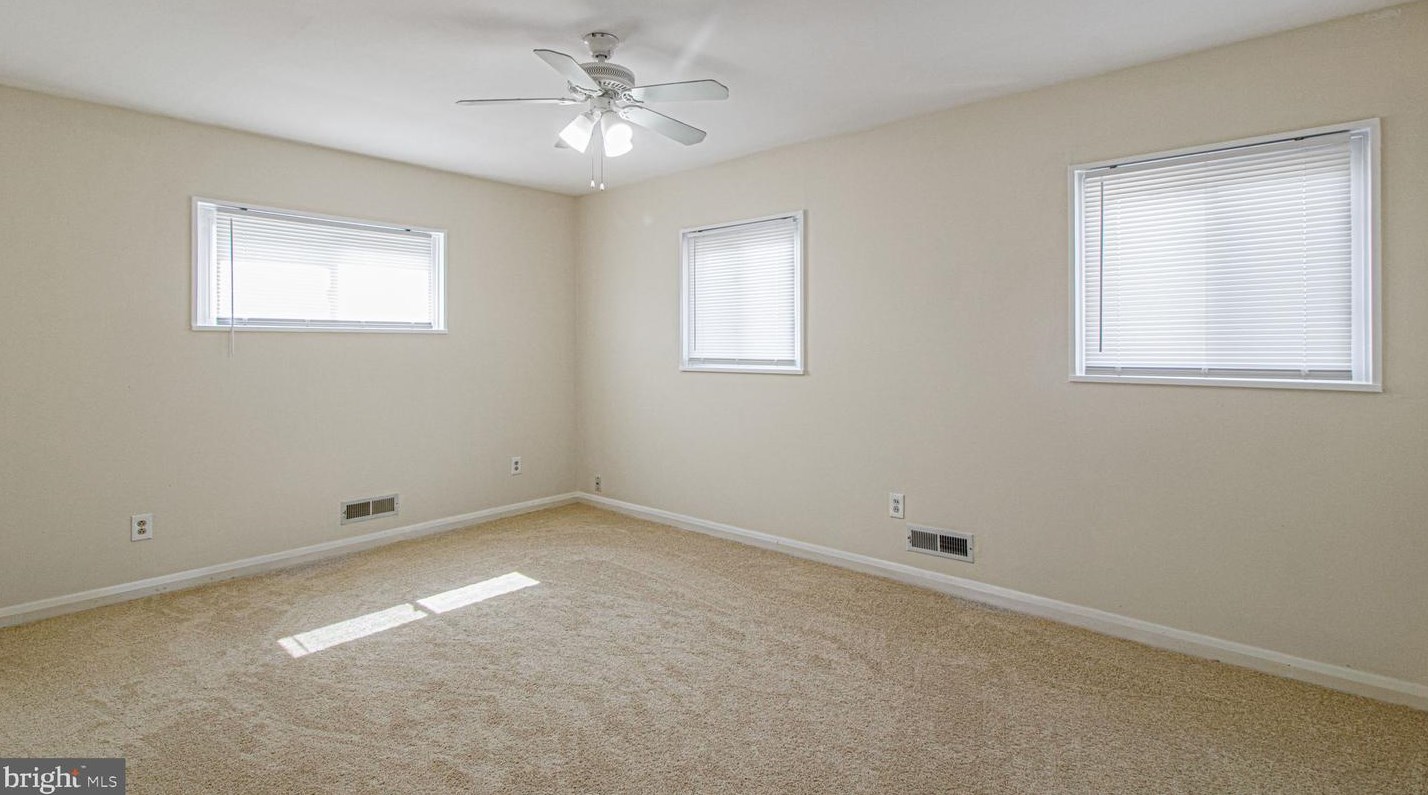 910 Prestwood Rd, Baltimore MD  21228-1223 exterior