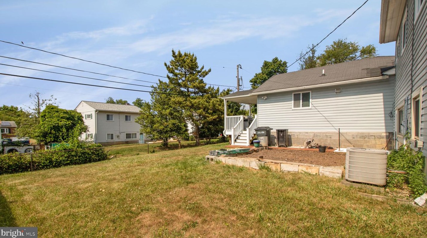 910 Prestwood Rd, Baltimore MD  21228-1223 exterior