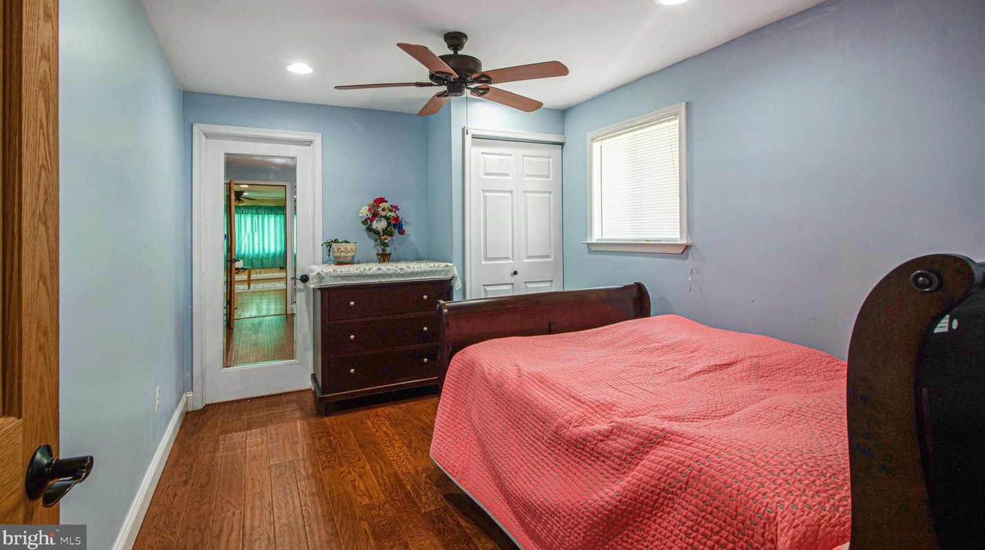 910 Prestwood Rd, Baltimore MD  21228-1223 exterior