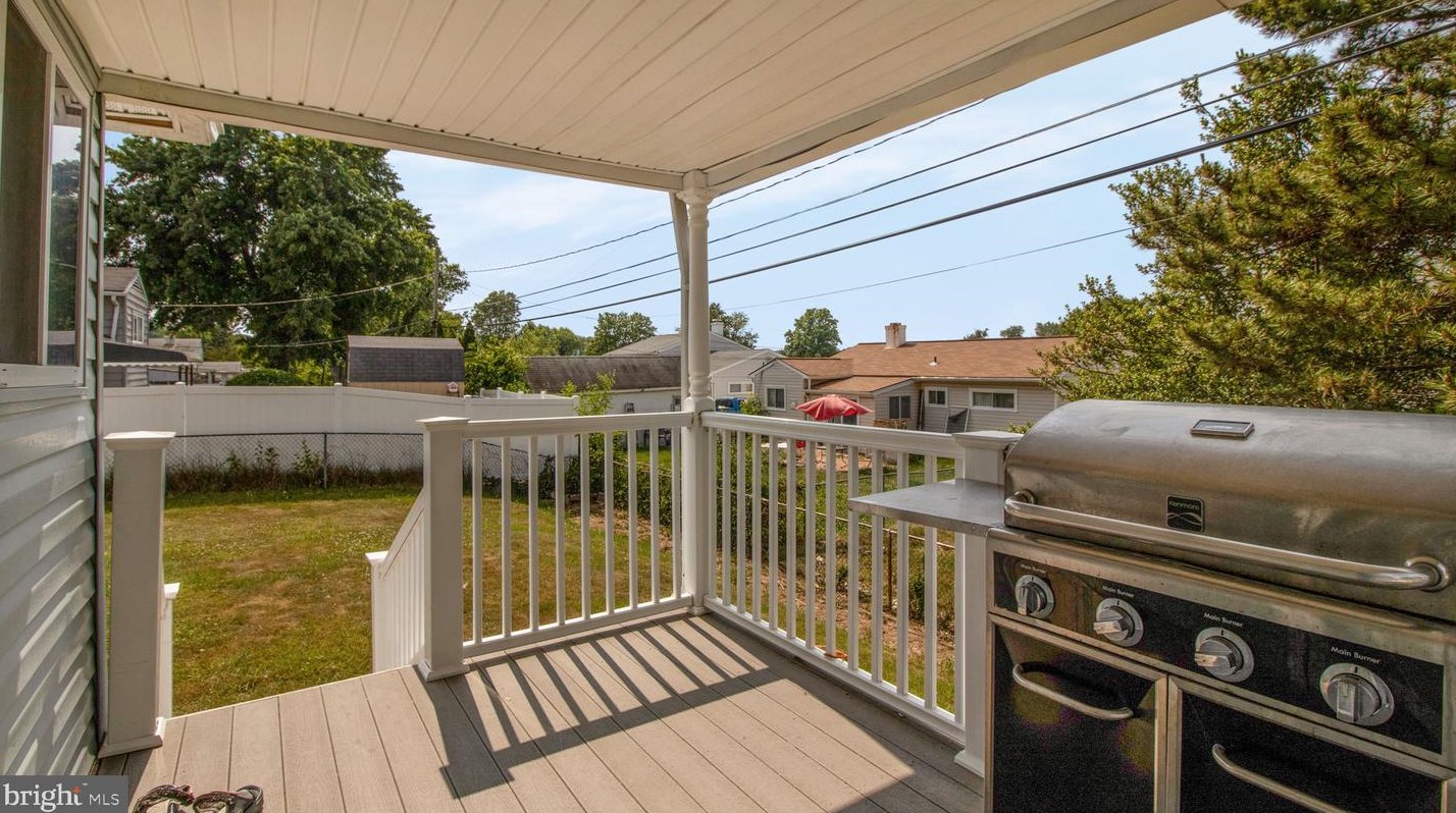 910 Prestwood Rd, Baltimore MD  21228-1223 exterior