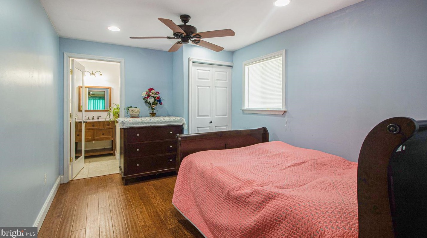910 Prestwood Rd, Baltimore MD  21228-1223 exterior