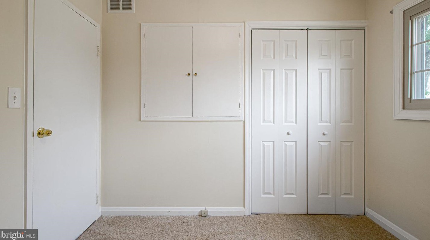 910 Prestwood Rd, Baltimore MD  21228-1223 exterior