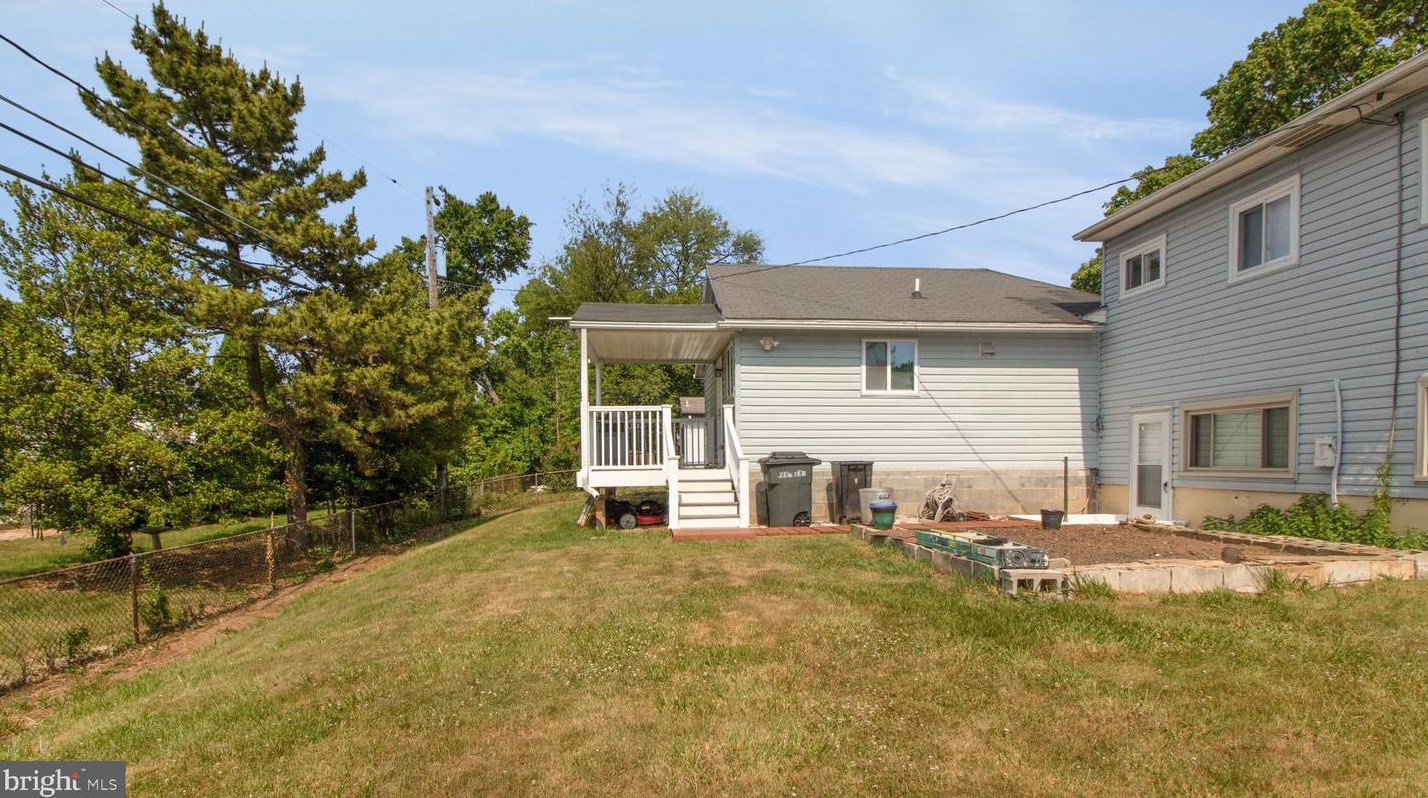 910 Prestwood Rd, Baltimore MD  21228-1223 exterior
