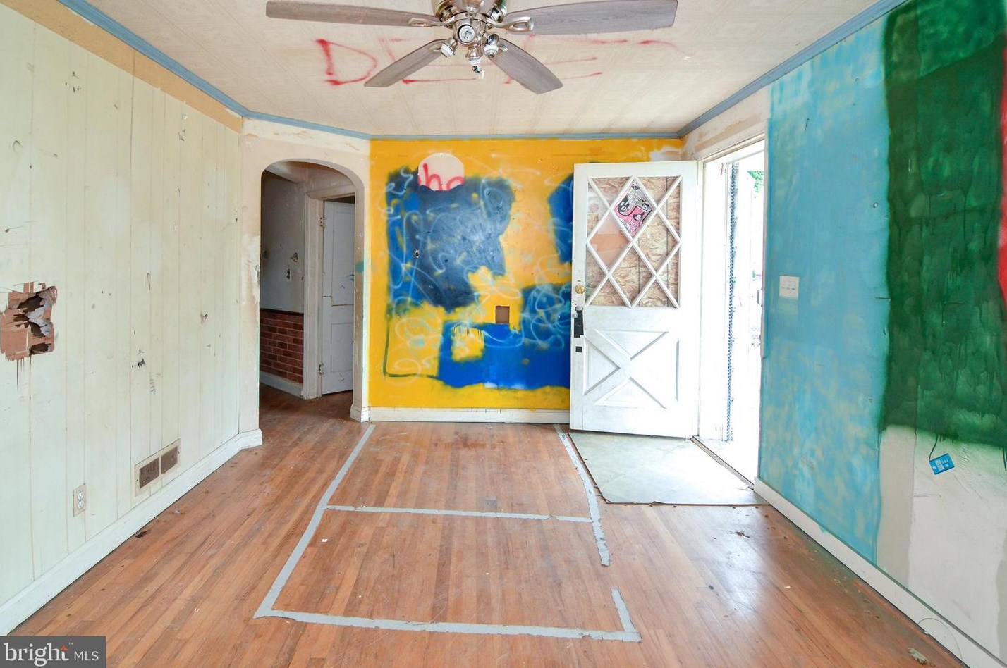 33 Avenal Rd, Baltimore MD  21221-7004 exterior