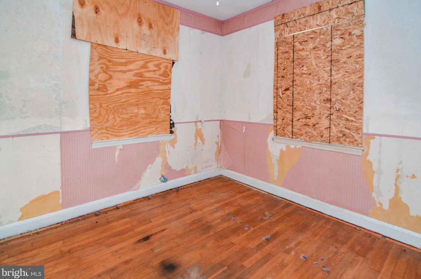 33 Avenal Rd, Baltimore MD  21221-7005 exterior