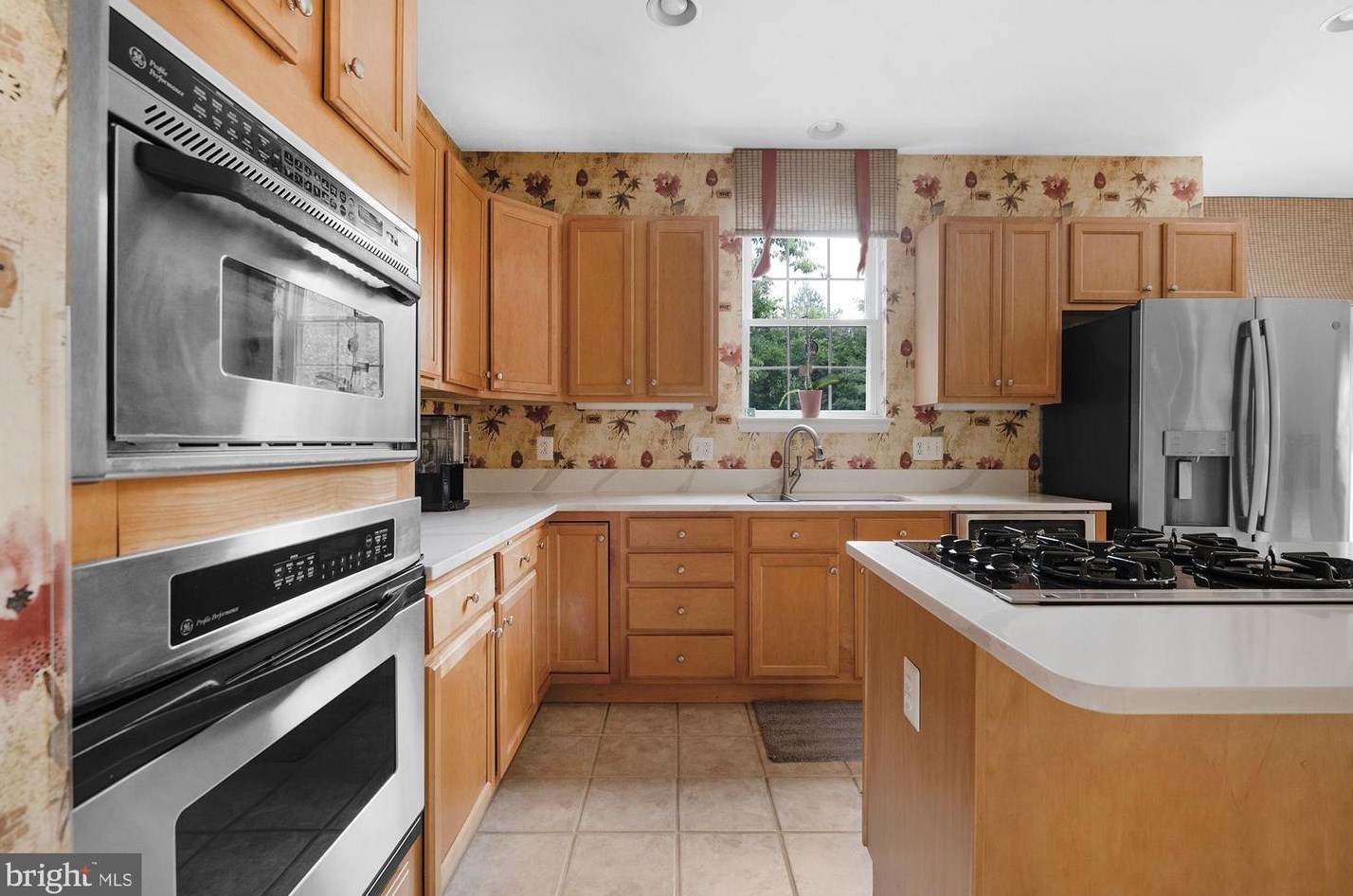 8227 Selwin Ct, Baltimore MD  21237-3361 exterior