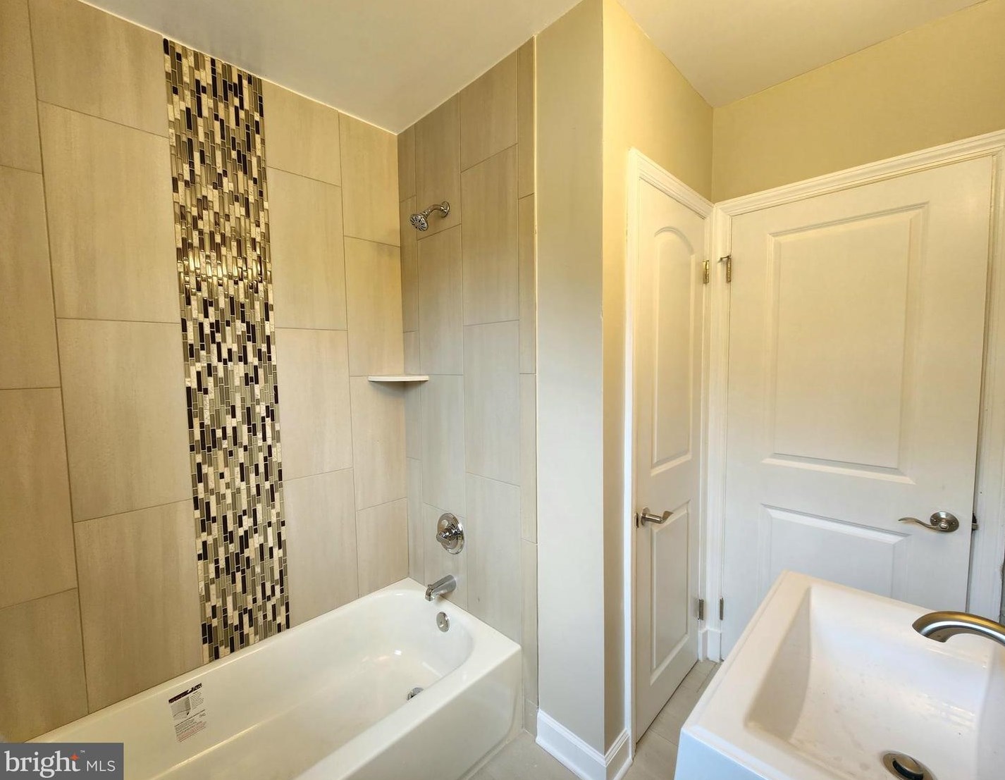 5207 Arbutus Ave, Baltimore MD  21227-2505 exterior