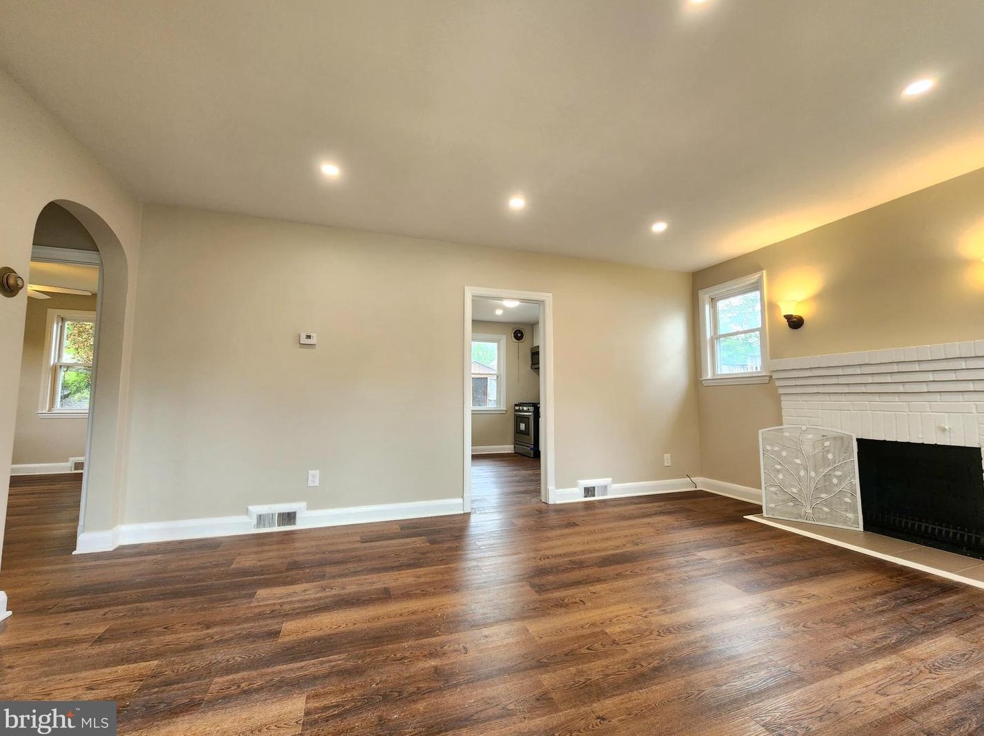 5207 Arbutus Ave, Baltimore MD  21227-2505 exterior