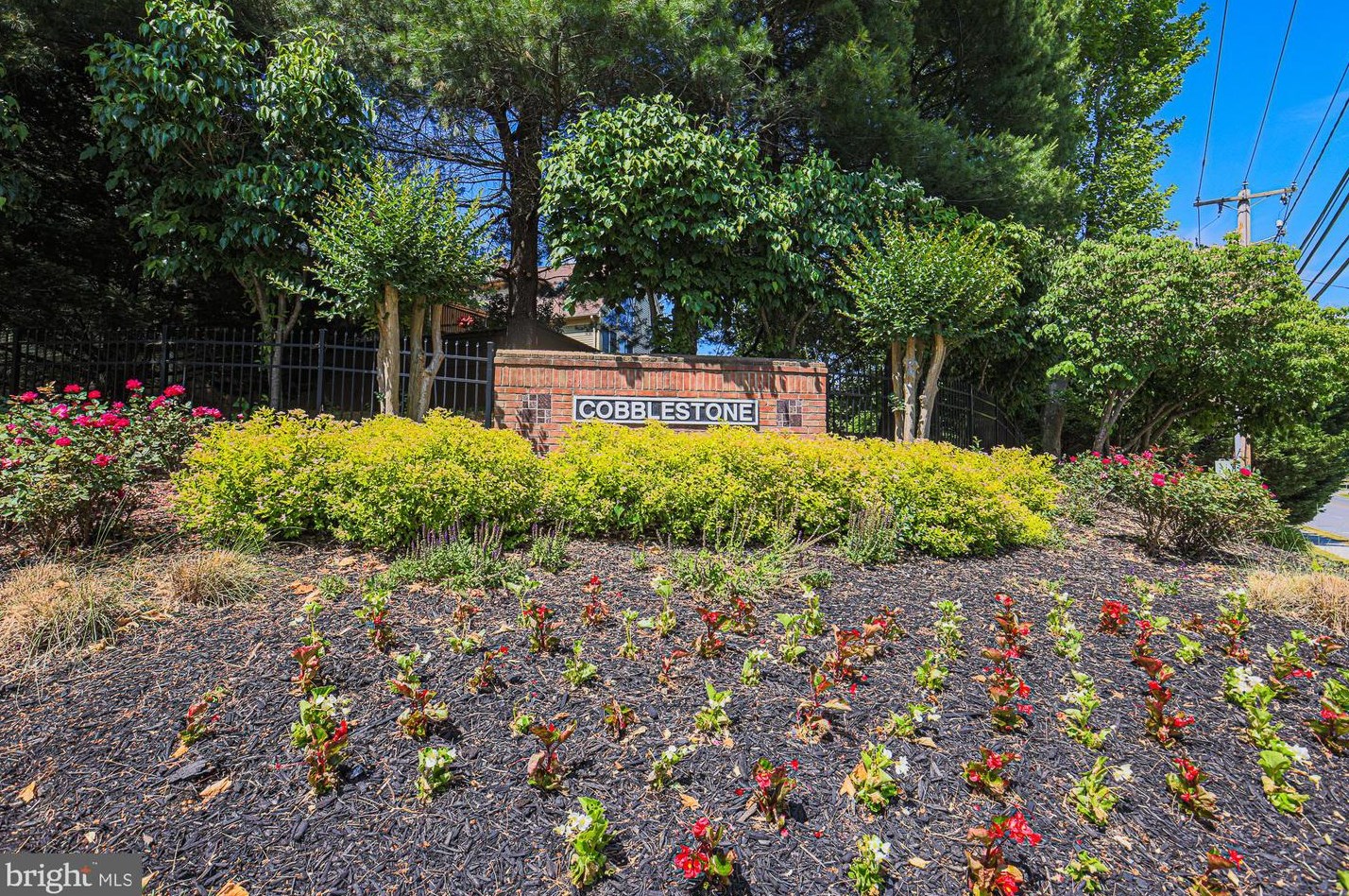 6 Stone Gate Ct, Baltimore MD  21208-1000 exterior