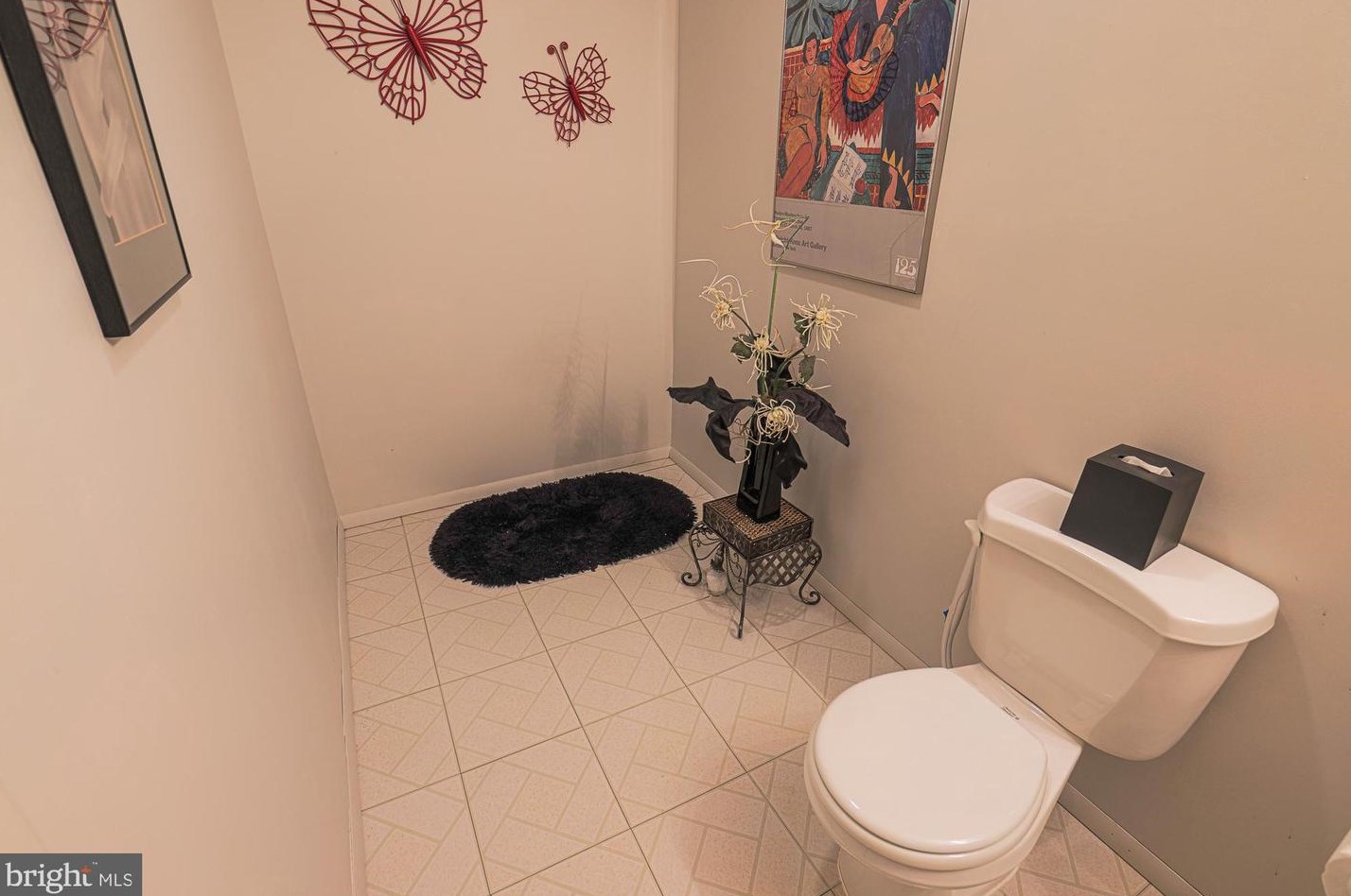 6 Stone Gate Ct, Baltimore MD  21208-1000 exterior