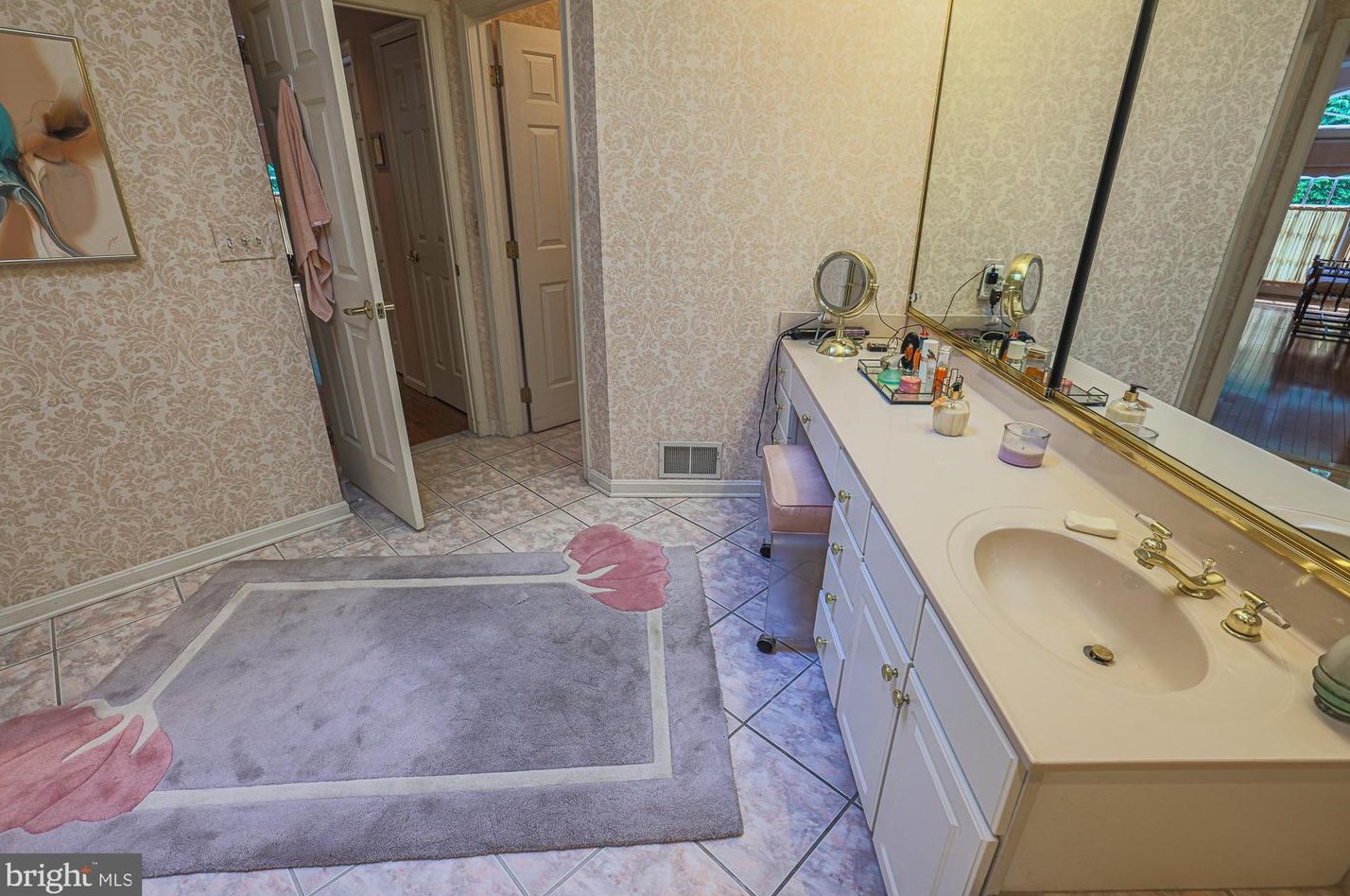 6 Stone Gate Ct, Baltimore MD  21208-1000 exterior