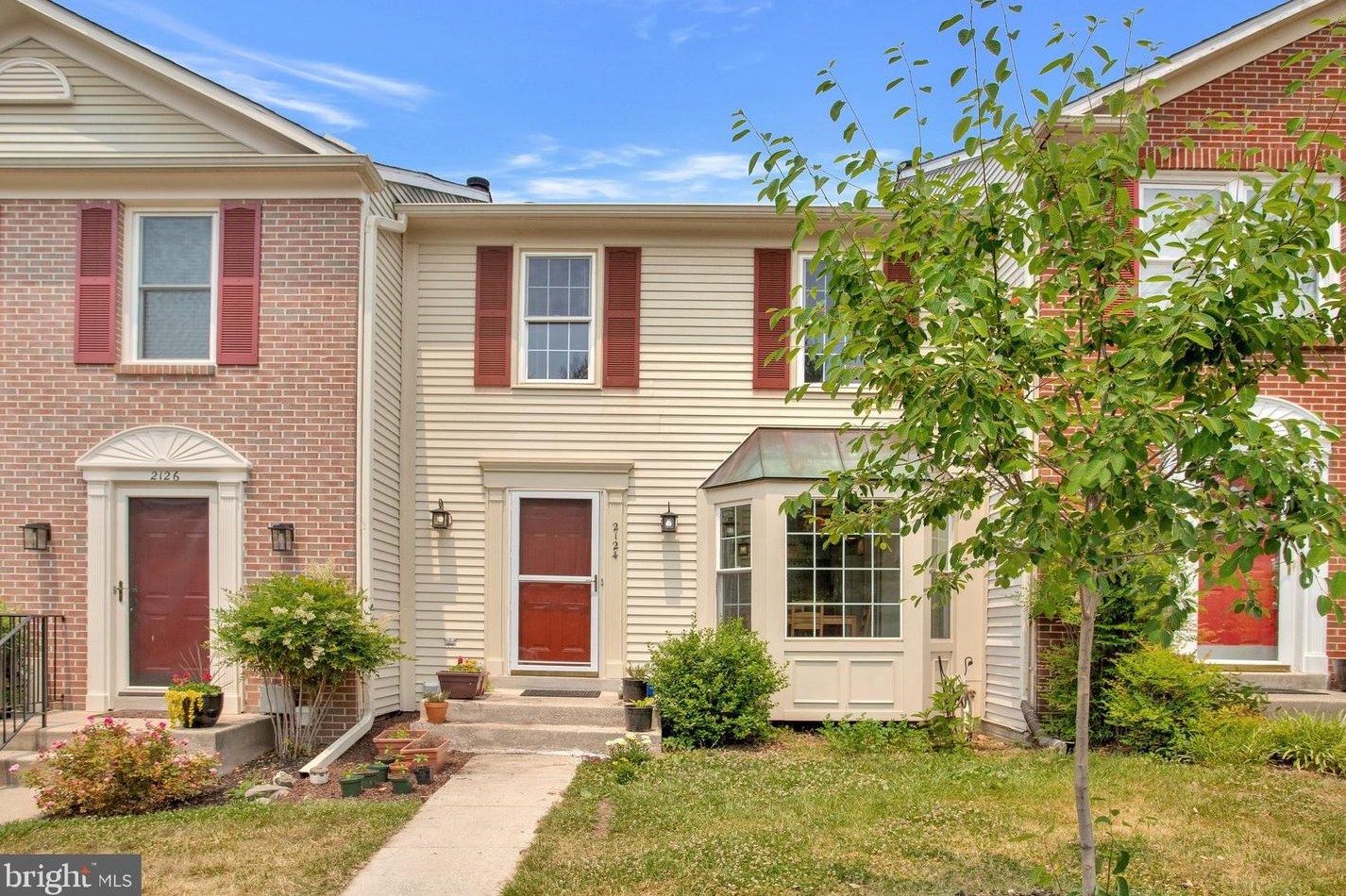 2124 Heritage Dr, Baltimore, MD 21209-1737