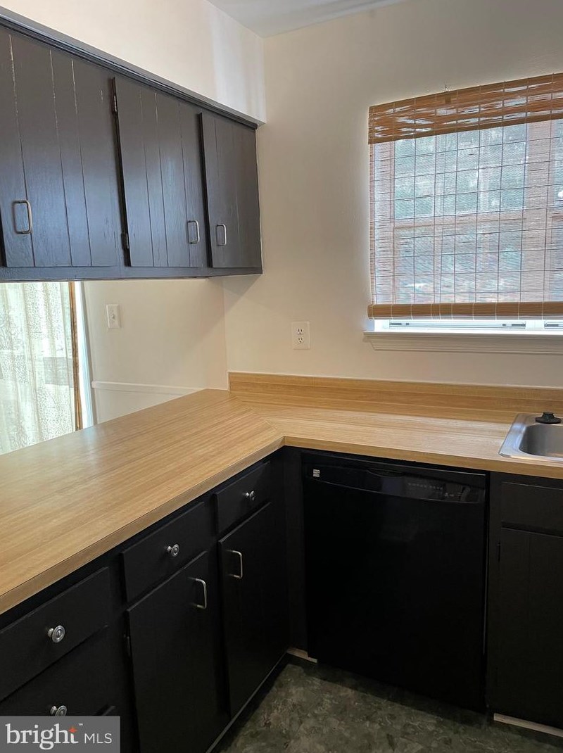 8602 Castlemill Cir, Baltimore MD  21236-2619 exterior