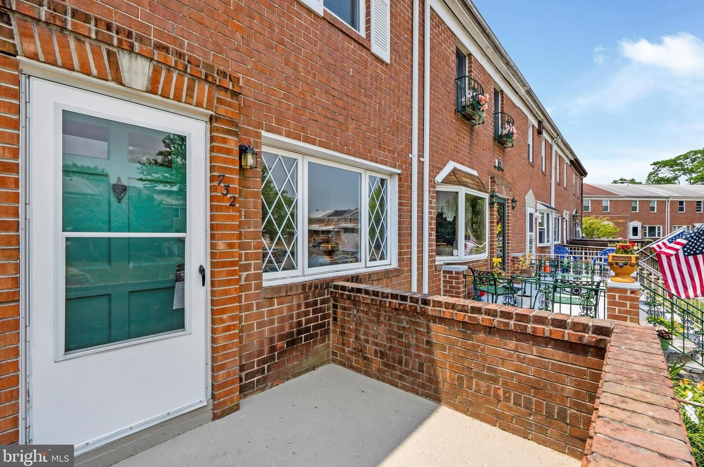 732 Seawall Rd, Baltimore, MD 21221-3939