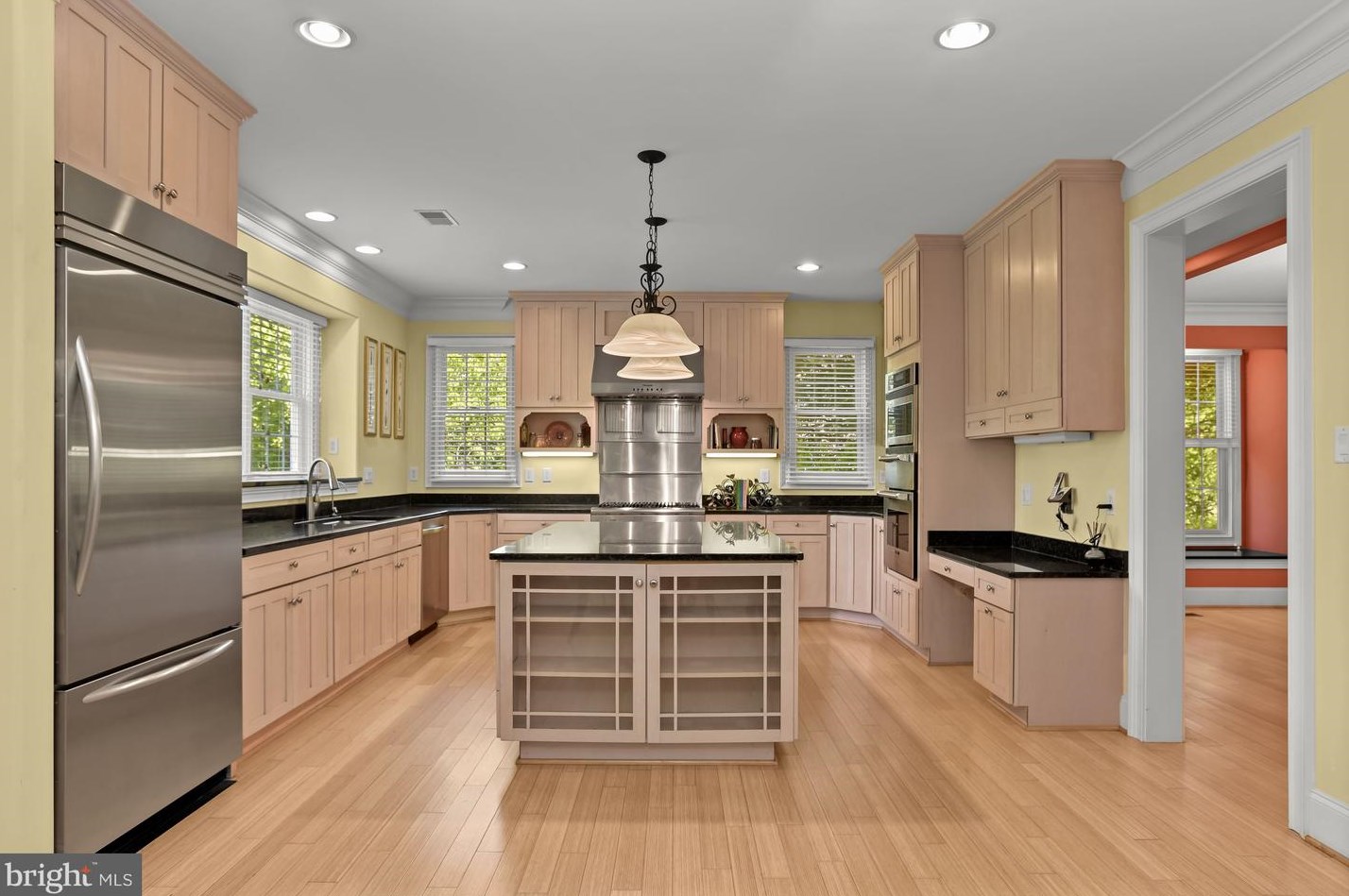 883 Oella Ave, Ellicott MD 21043-4729 exterior