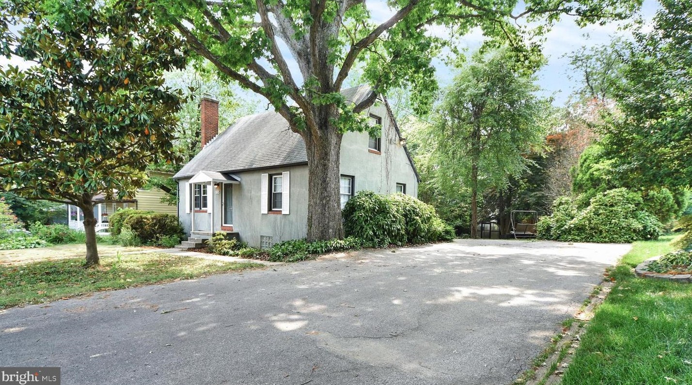 6504 Crestwood Rd, Baltimore, MD 21239-1511