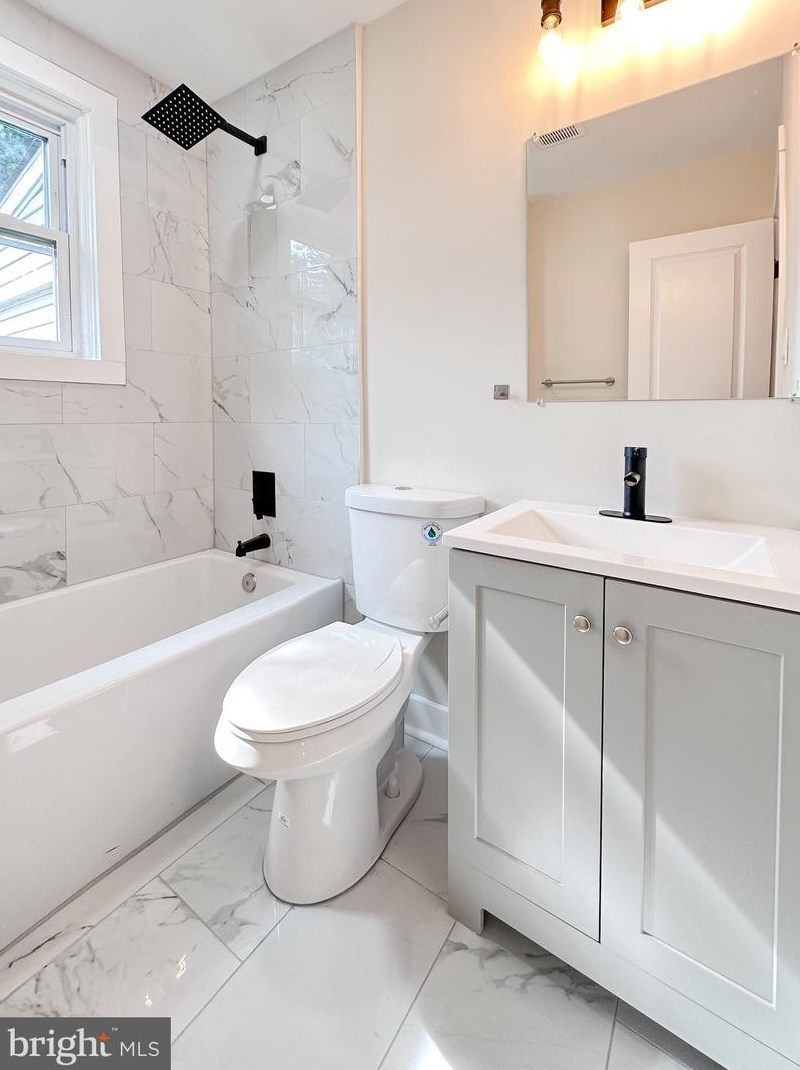 229 Ashwood Rd, Baltimore MD  21222-2302 exterior