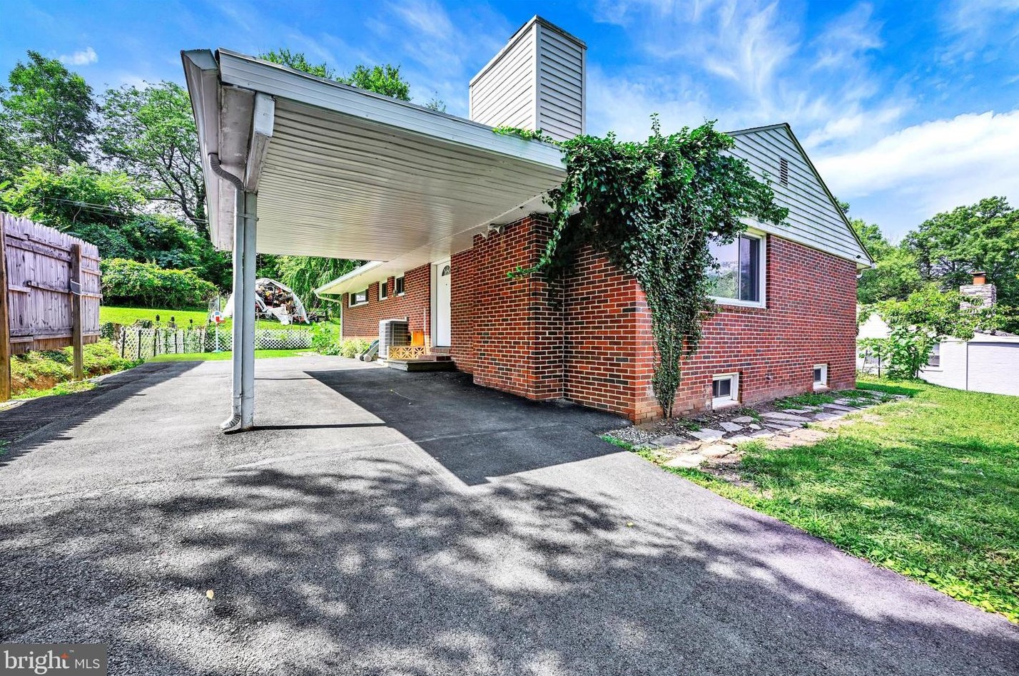 1328 Harden Ln, Baltimore, MD 21208-3728